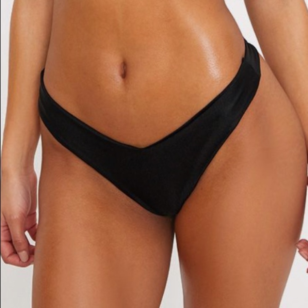 NEW W/ TAGS! black brazilian thong bikini bottoms!